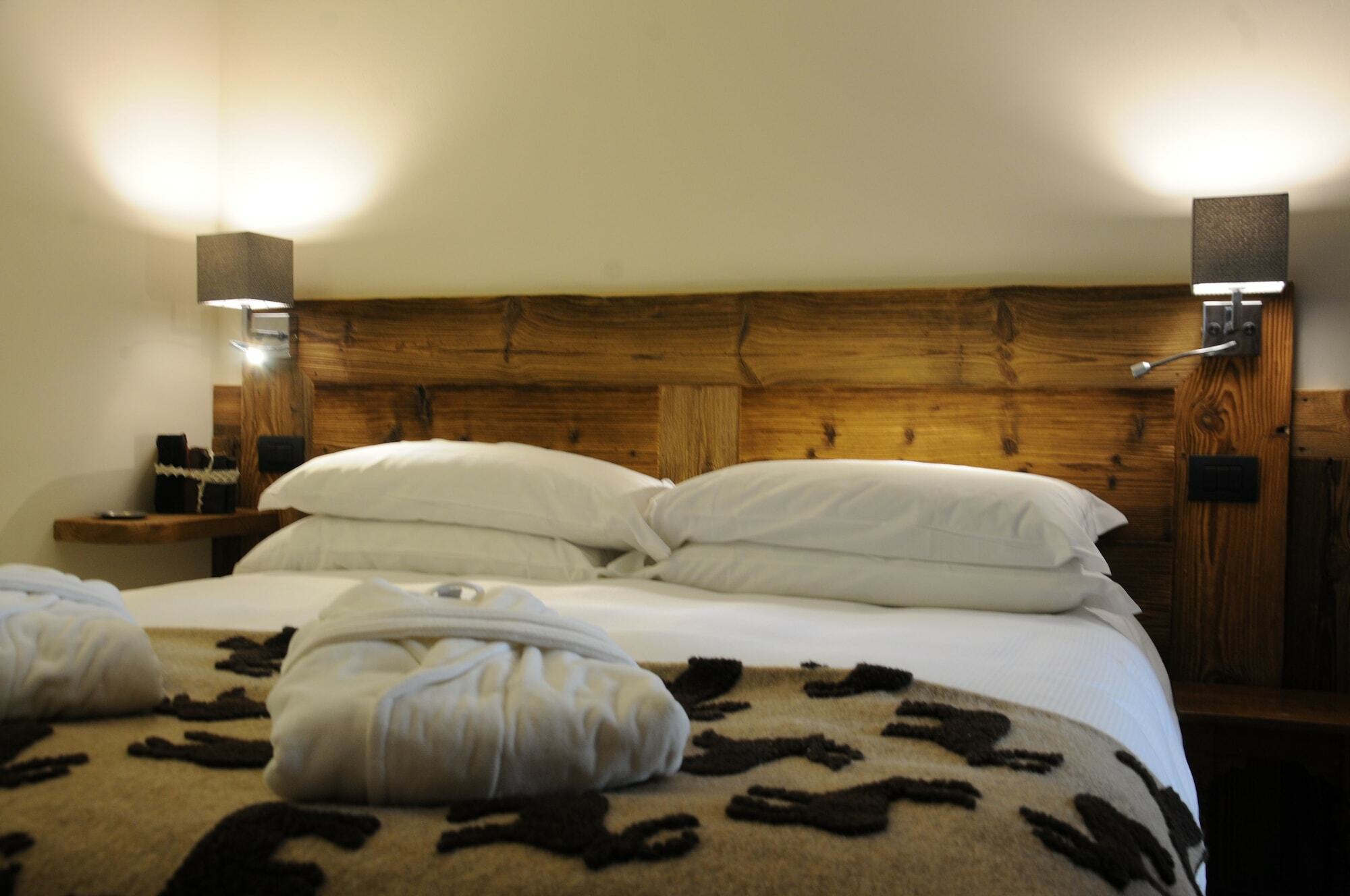 L'Abri Des Amis Hotel Courmayeur Kültér fotó